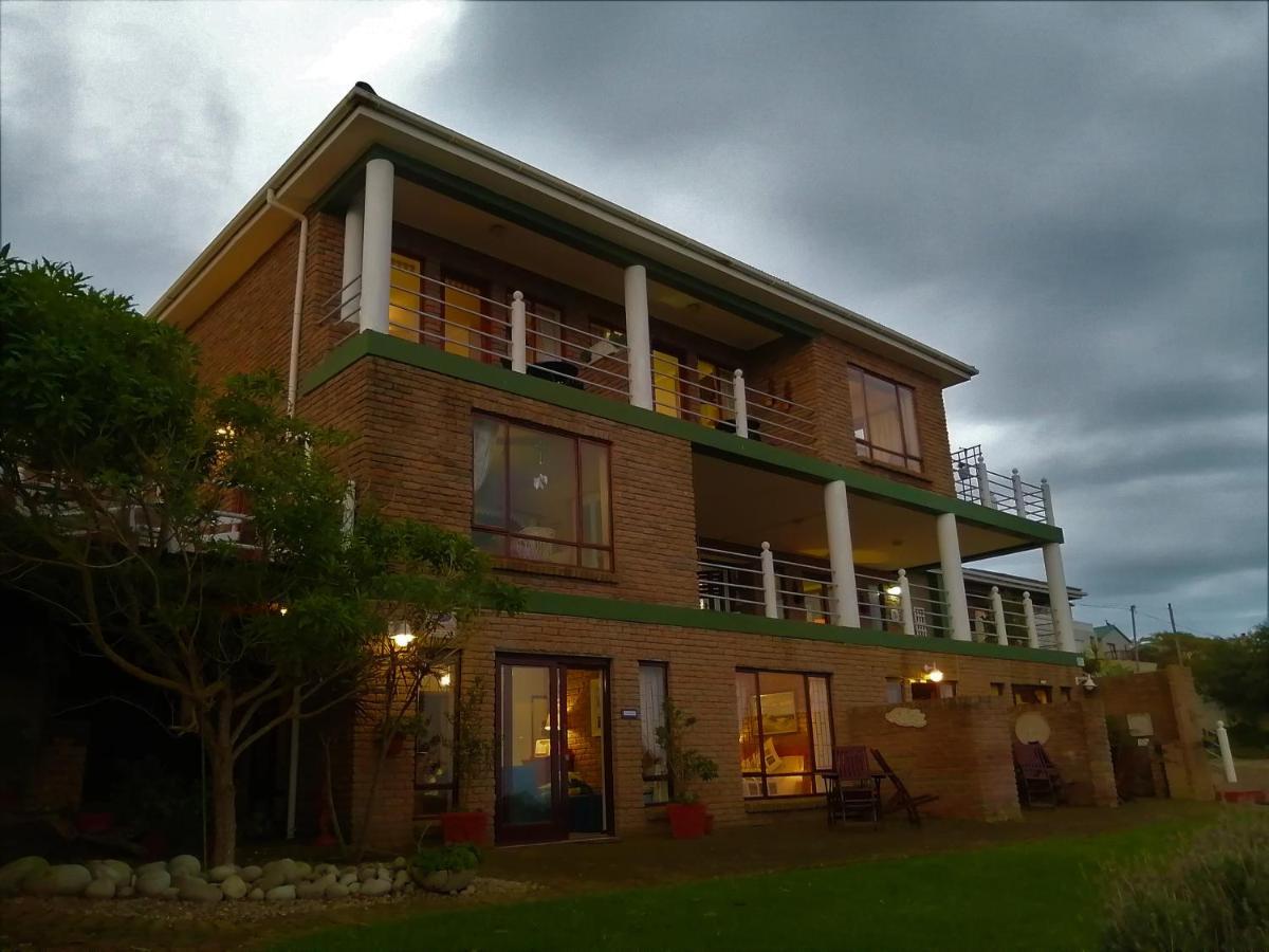 Amzee Bokmakierie Guest House Dana Bay Exterior photo
